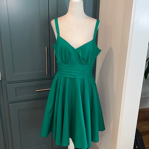 NWT BB Dakota Kelly Green Poplin Sundress with Sweetheart Neckline - Picture 1 of 9